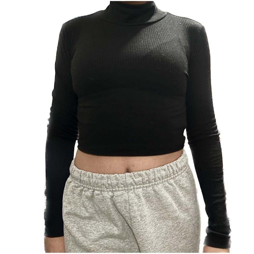 H&M black crop top turtleneck
